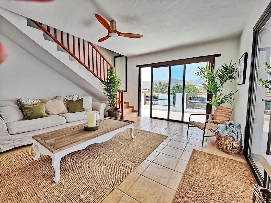 No 2. Stunning 4-Bedroom Villa With Large Pool La Oliva Spain