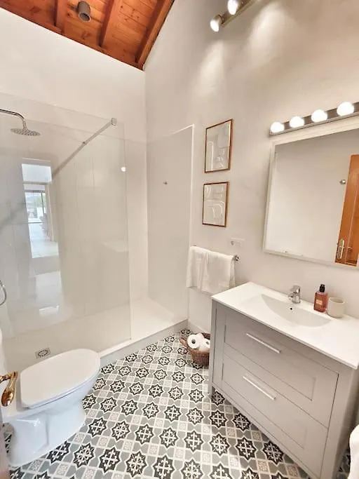 No 2. Stunning 4-Bedroom Villa With Large Pool La Oliva