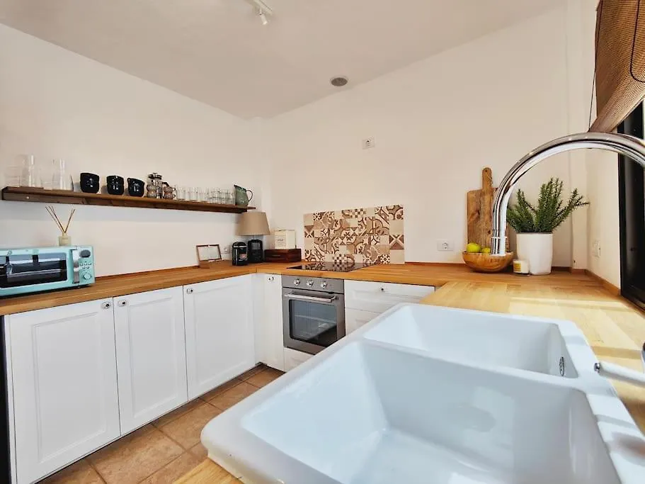No 2. Stunning 4-Bedroom Villa With Large Pool La Oliva Spain