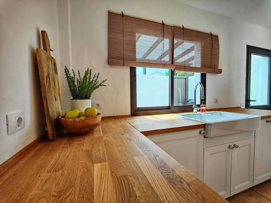 No 2. Stunning 4-Bedroom Villa With Large Pool La Oliva Spain