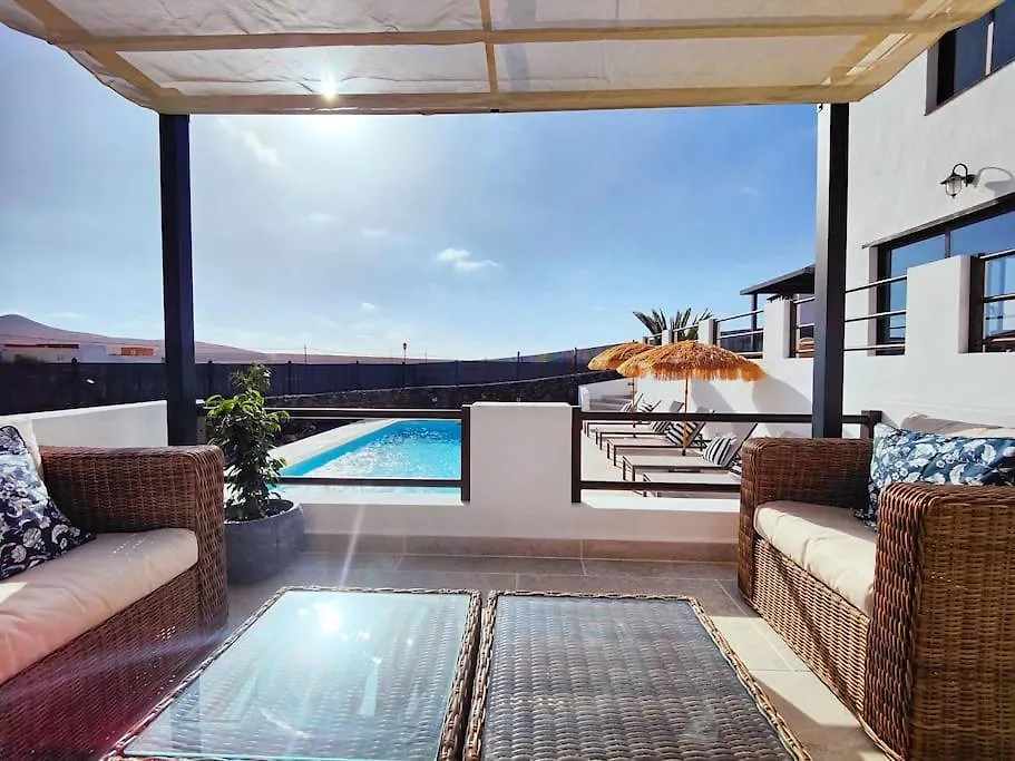 No 2. Stunning 4-Bedroom Villa With Large Pool La Oliva