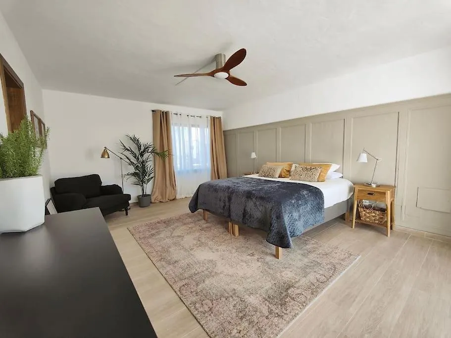 No 2. Stunning 4-Bedroom Villa With Large Pool La Oliva Spain